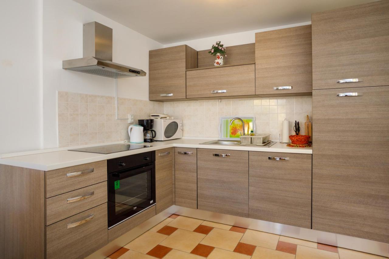 Apartmani Bakran Кърк Екстериор снимка