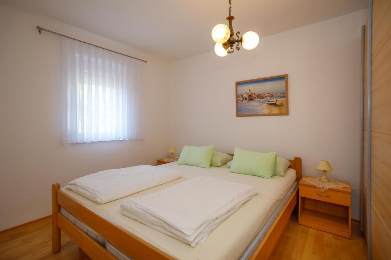 Apartmani Bakran Кърк Екстериор снимка