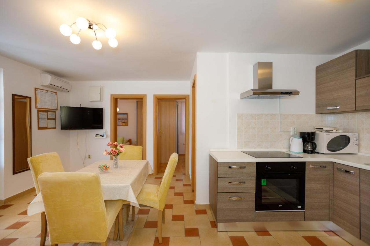 Apartmani Bakran Кърк Екстериор снимка