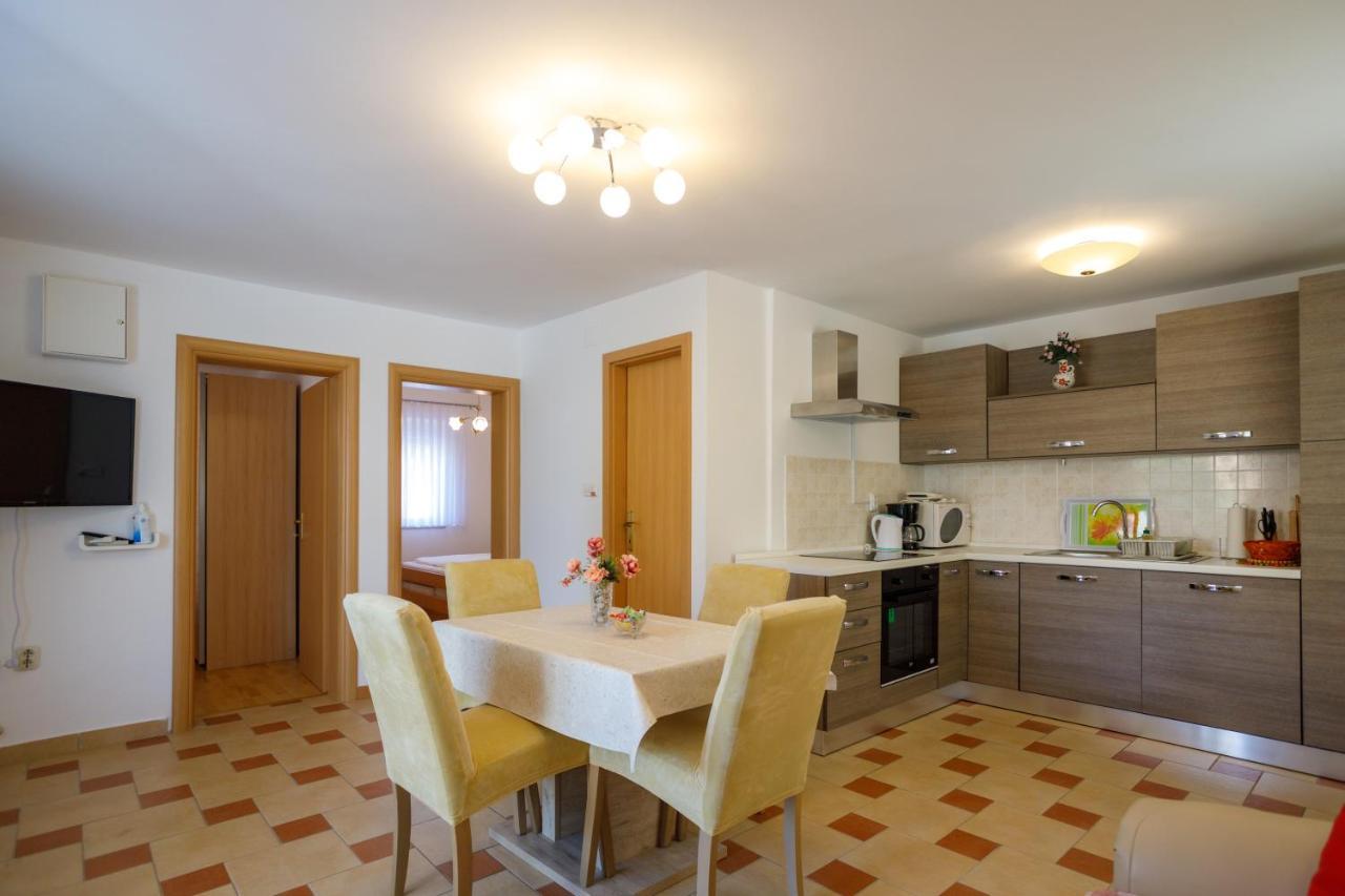 Apartmani Bakran Кърк Екстериор снимка